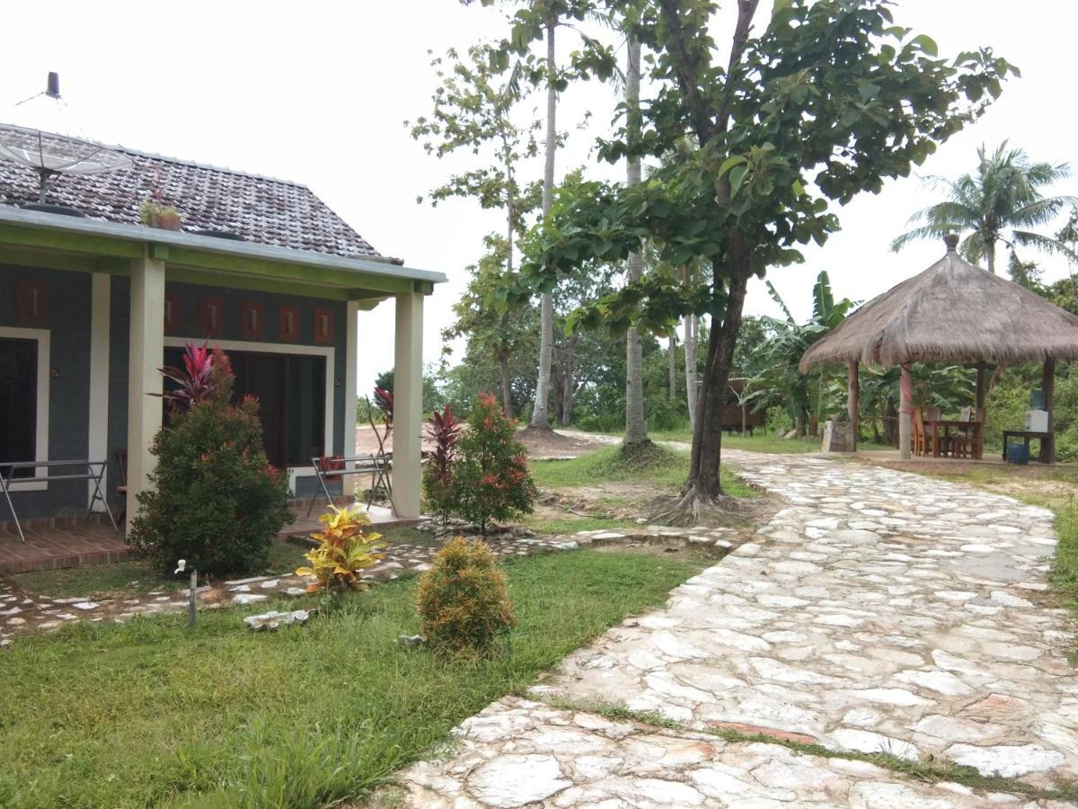 Latansa Inn Karimunjawa Exterior photo