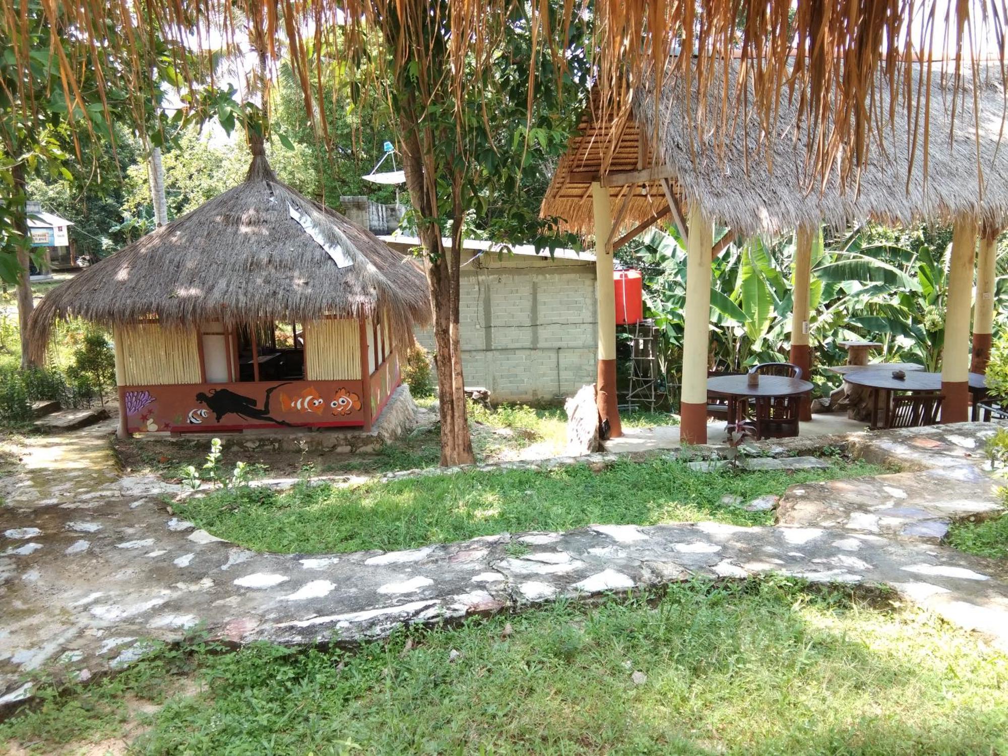 Latansa Inn Karimunjawa Exterior photo